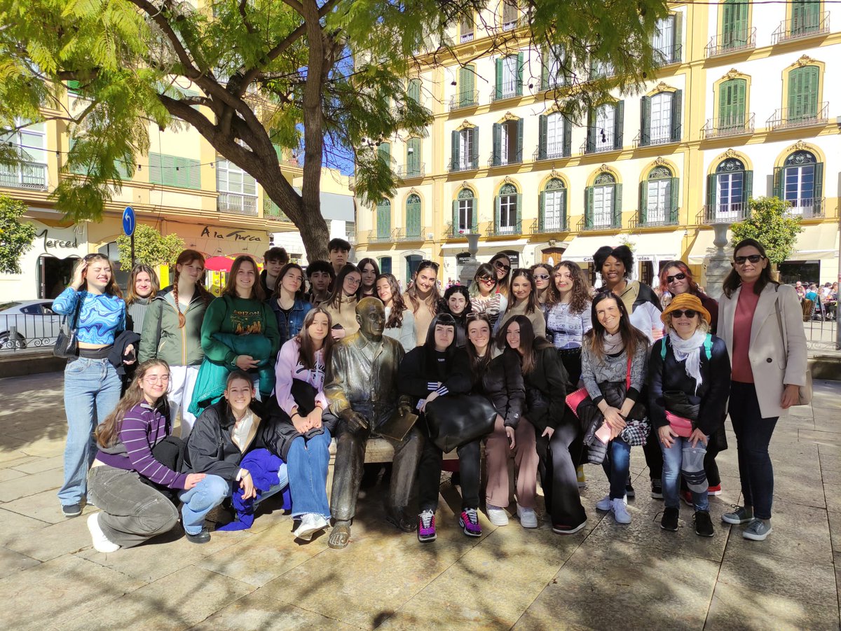 De paseo por el centro con el grupo de intercambio del Liceo Laura Bassi de Bolonia <a href="/sepiegob/">SEPIE</a>