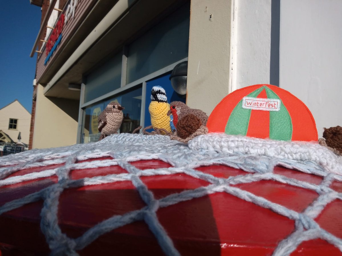 BseaWinterFest's tweet photo. We have just spotted a post box topper with a Winterfest theme! Thank you to whoever has made this, you have made a happy crew of volunteers smile today 💙💙🧡💙💙 https://t.co/S96g6iz7Ub