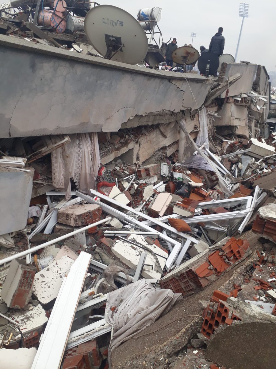 Hayrullah Mah. 
Malikejder Cad. 
Birgül Apt. 
No 28/Kat 2 (batı taraf) 
Kahramanmaraş / Onikişubat 

Ailem göçük altında!
Hala yetkililer gelmemiş! 
Acil yardım! 

Efkan Akpınar
Naciye Akpınar 
Furkan Akpınar

<a href="/haluklevent/">Haluk Levent ( Ahbap Ekibi )</a> 
<a href="/ahbap/">Ahbap</a> 
<a href="/AFADBaskanlik/">AFAD</a> 
<a href="/DepremDairesi/">AFAD Deprem</a>