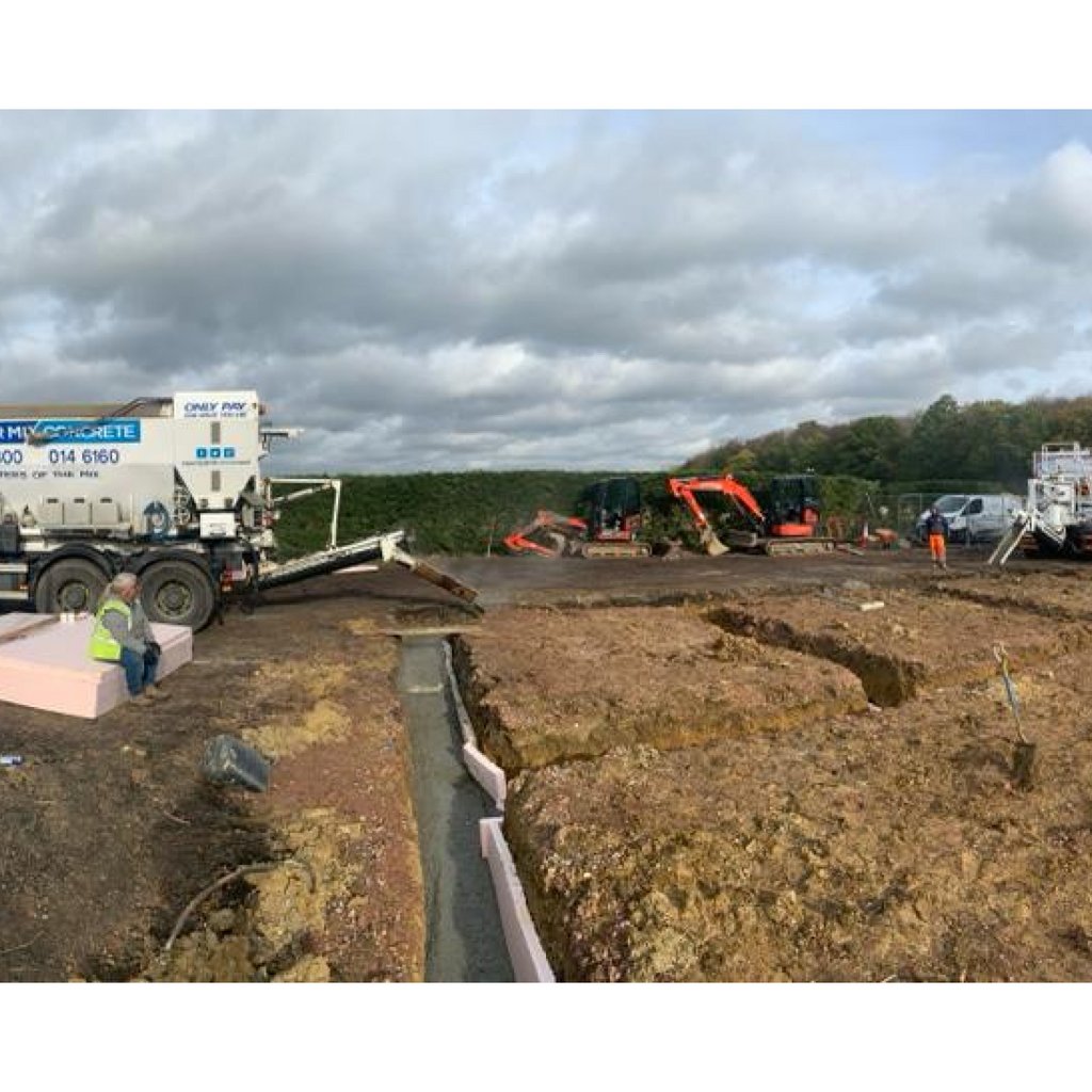 mstrmixconcrete's tweet photo. πΈ Our mixer was able to pour the closest footings directly, then we used a boom pump to drop pour the rest π
π Commercial site in Potters Bar
#MastersOfTheMix #onthetools #construction #building #structure #concretepumping #concrete #constructionlondon https://t.co/EBvcddDvKw