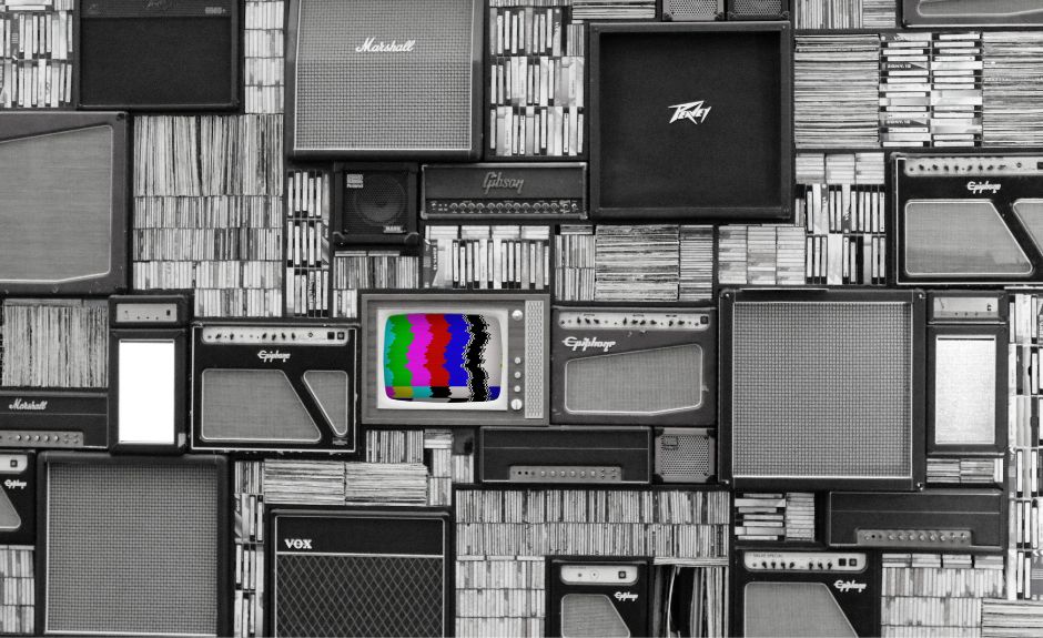 licensetoparent's tweet image. Guest speaker Melanie Hempe. Why do parents cave to peer pressure and kid pressure when it comes to phones? Listen in here.
bit.ly/3X2Dg32

#digitaladdiction #gettinghelp #screenstrong #licensetoparent