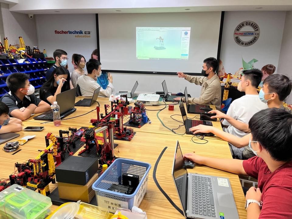 Cyphersis_9274's tweet photo. #FRC #Cyphersis #Solidworks #Taiwanfrc #FirstRoboticCompetition #Robot
We are getting ready to compete in the world's largest High School robotics competition: FRC. Currently, the students are learning to draw 3D models using Solidworks.
(Originally posted on November 27, 2022) https://t.co/GrX2oGZ3wN