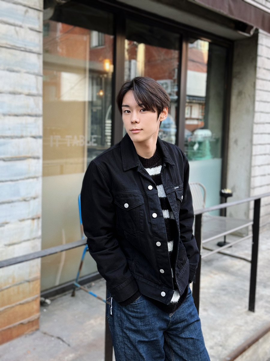 Official_Seobin's tweet photo. 벌써 봄이 기대되는 2월이에요🌻
따뜻해지는 만큼 미세먼지는 심하다니까
마스크 꼭 착용 하시고 이번주도 화이팅!!🥰💛

#윤서빈 #YoonSeobin https://t.co/eleqeFBN8k