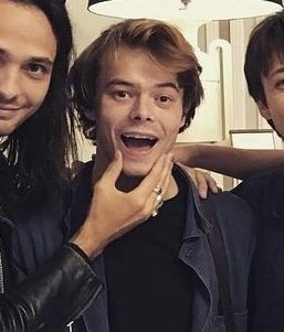 HAPPY BIRTHDAY CHARLIE HEATON!!!! 🎉