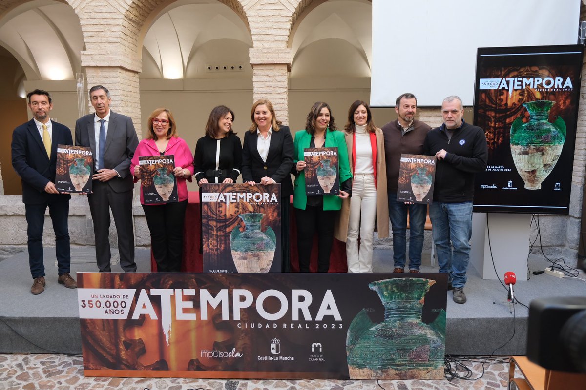 RosanaCLM's tweet photo. Hoy se ha presentado en #CiudadReal la exposición #Atempora. Este tipo de exposiciones además de mostrar y poner en valor nuestro rico patrimonio están sirviendo para recuperarlo ya que más de la mitad de las piezas que la integran han sido o van a ser restauradas https://t.co/sKoos8iFRI
