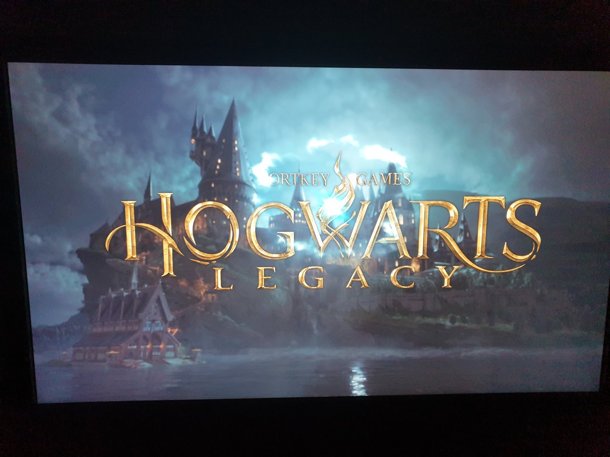 Bin die nächsten zwei Wochen nicht erreichbar 😉
Jetzt meinen Urlaub genießen 🥰 #HogwartsLegacy