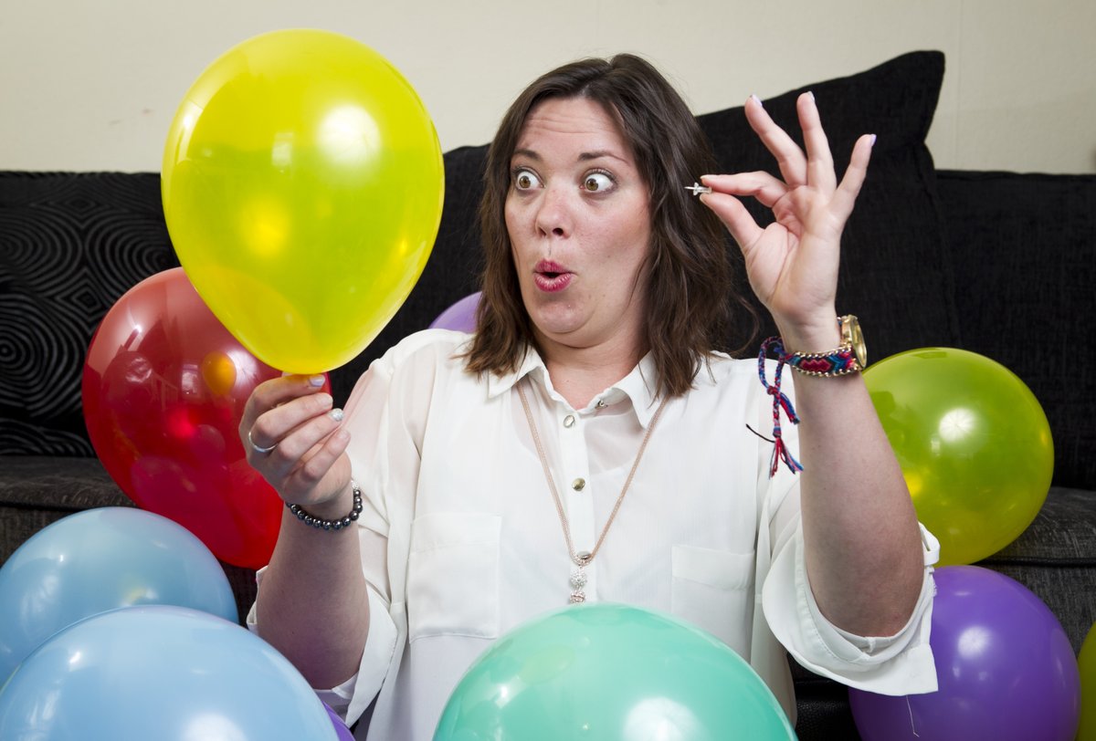 PatWalkerWX's tweet photo. If you see @Hilary_TV on the street with balloons, @joel_off_air suggests you run up and pop the balloons. #globophobia https://t.co/vHa7UWdmq0