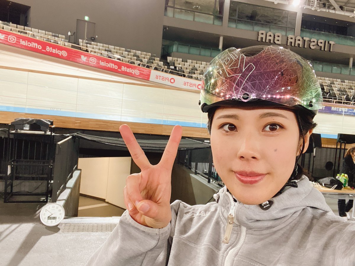 kisatonakamu's tweet photo. 今日はドームで撮影の日でした📸
#tipsterdome
#pist6
#ピストバイク女子 https://t.co/A1lSWuPWkh