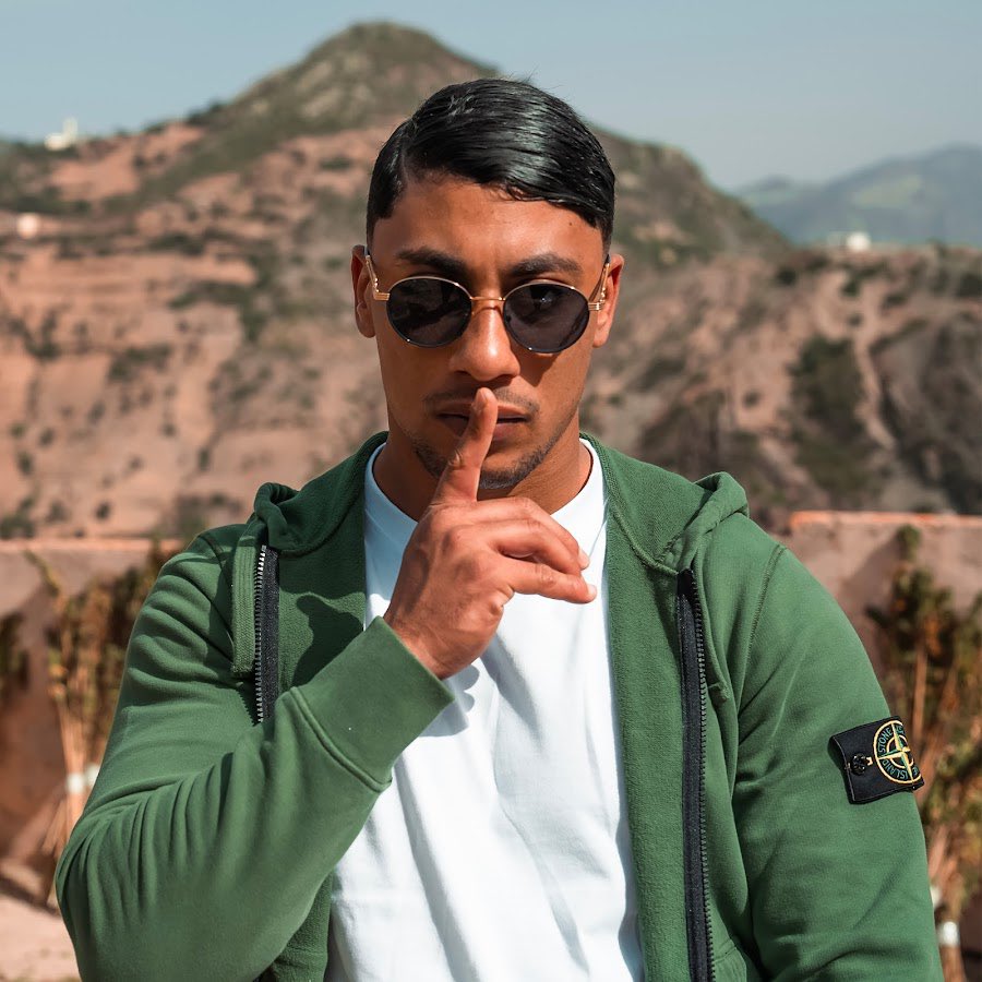 midiminuit__'s tweet photo. 🚨 MAES x MORAD !

Un featuring a été enregistré et paraîtra sur l’album de MAES 🔥 https://t.co/DxwfEn1sa8