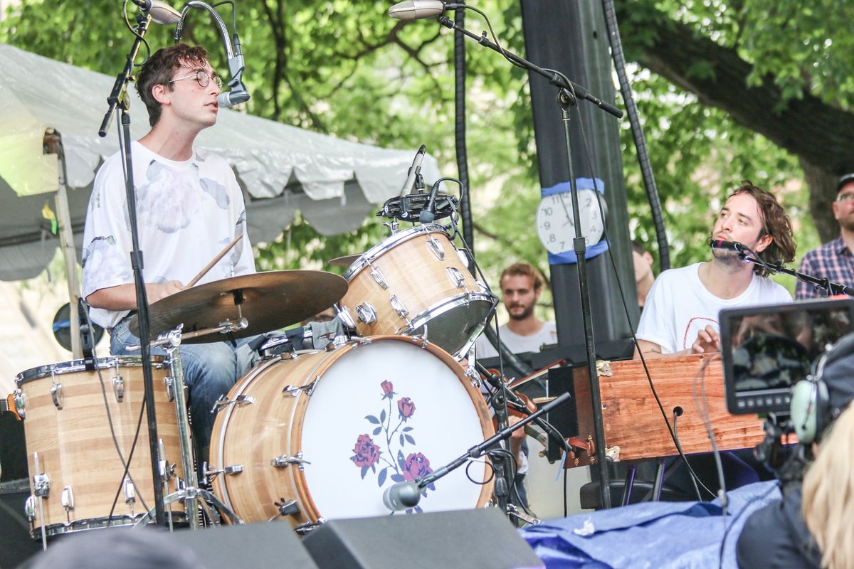 We're so grateful to our friends at @432Presents for providing tickets to <a href="/whitneytheband/">Whitney</a> and <a href="/cometcoming/">The Comet is Coming</a> as prizes for our pub quiz in Glasgow this Thursday! Tickets and more info: helpmusicians.org.uk/get-involved/f…