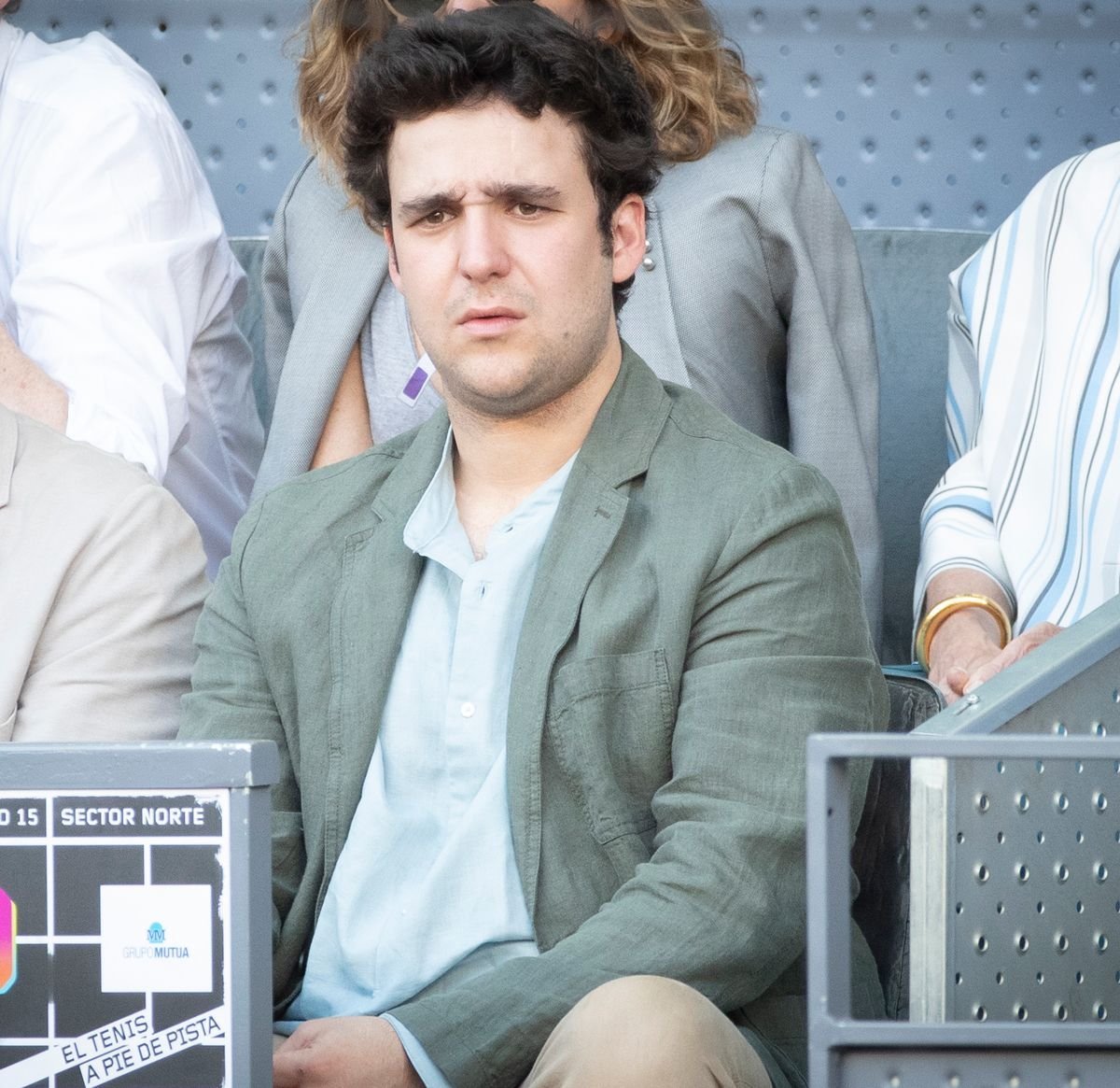 📊 ¿Debería el Estado retirar todo tipo de privilegios a Froilán?

🔃 SÍ
♥️ NO