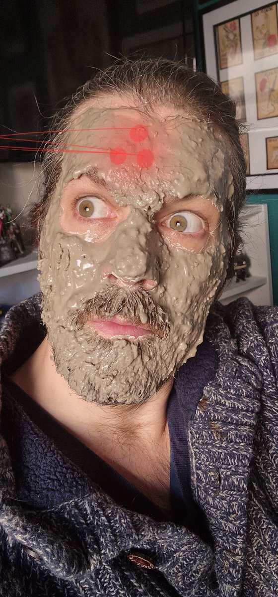 DanAveryActor's tweet photo. Attempting to play hide and seek with Predator...not winning. #mudpack #Predator #hideandseek #Skin https://t.co/J09nXPSZAH