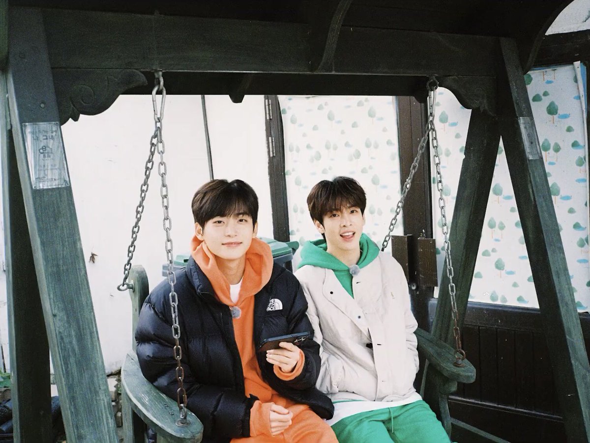 K_JM205's tweet photo. 크래비티 미공개 사진 #정모 https://t.co/k3VKStQyn9