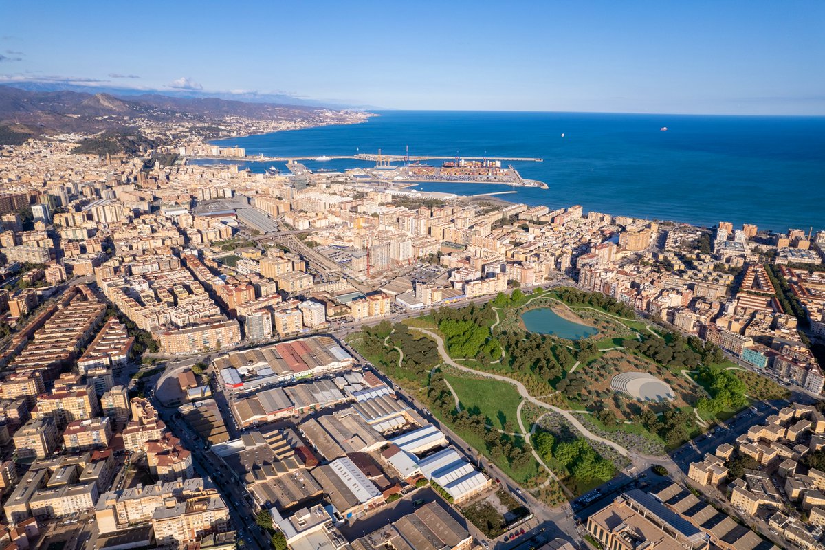 CanalMalagaRTV's tweet photo. 🔴@BosqueUrbanoMA recrea su propuesta en 3D para potenciar la divulgación de su proyecto ciudadano. La zona verde tendría 17,7 hectáreas de extensión con una laguna natural y un anfiteatro de piedra donde se celebrarían acontecimientos culturales. https://t.co/6CE4037GNU