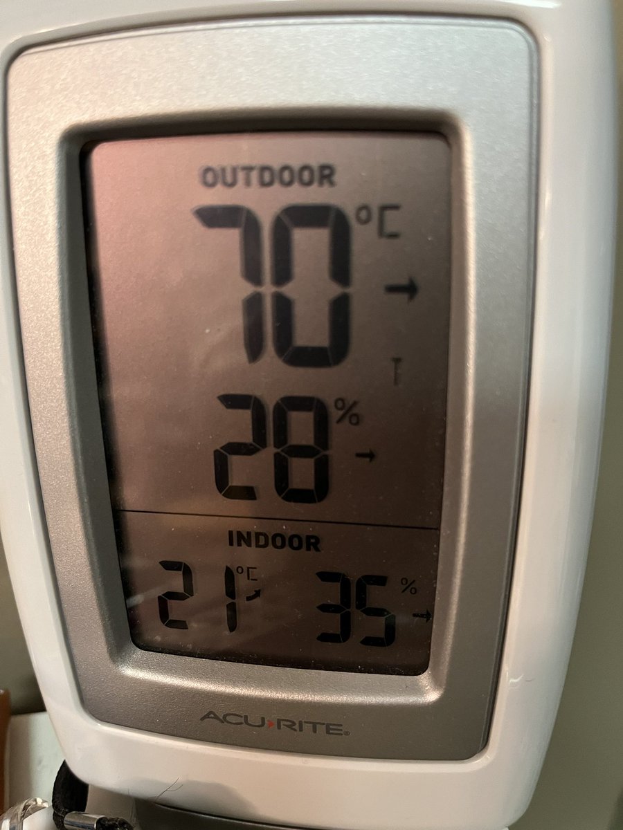hallspam's tweet photo. @WindsorMorning I’d give you the weather report in Chatham but my thermometer isn’t working quite right either. 😬 @NavNanwa https://t.co/m9N8EBTiAA