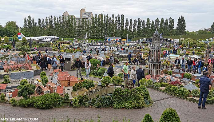 AdamBoenderB's tweet photo. Madurodam is a miniature park in The Hague (Den Haag) which highlights some of the most famous landmarks and buildings in the Netherlands. 
https://t.co/hW03n1HlYS https://t.co/yafZ46wHve