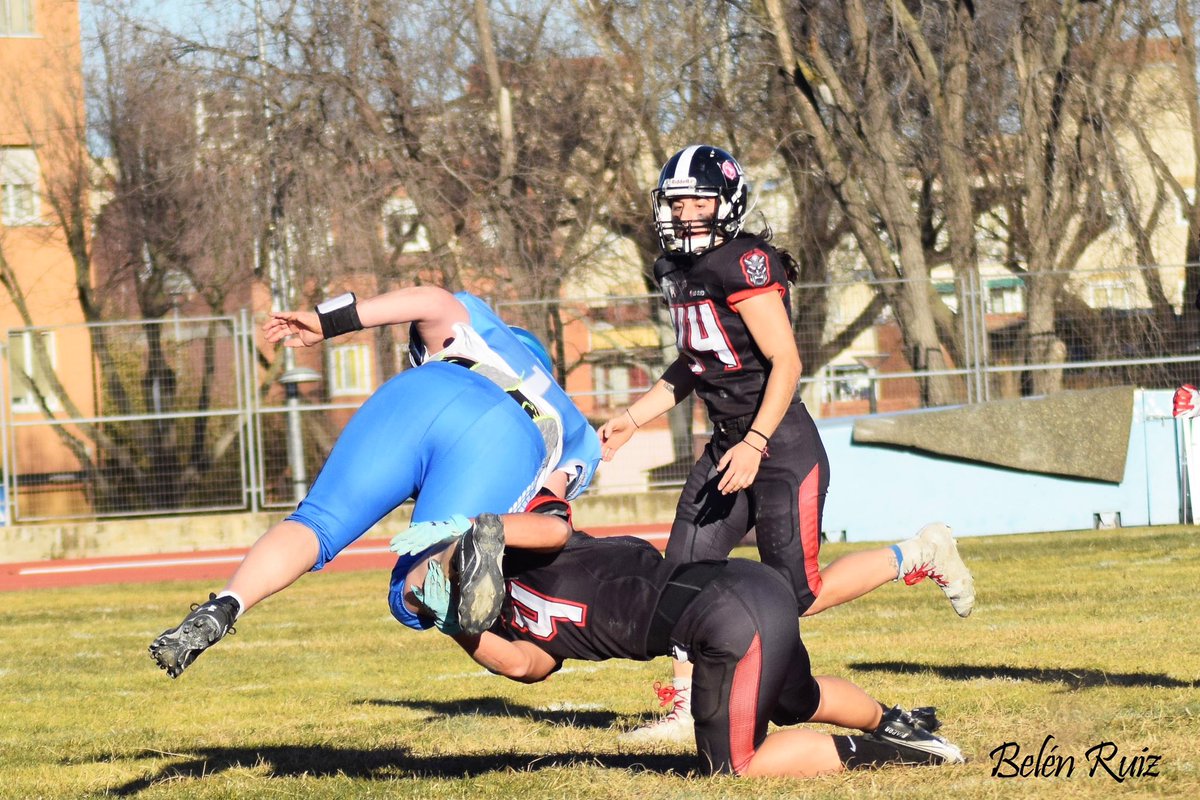 BlackDemonsFA's tweet photo. 🔥 WIN 🔥

¡Gran fin de semana para nuestras demonias! 🖤

#JoinUsInHell
#sienteloscoloresconlg 

📷 belenruiz1208 

#orgullodemonio #lgoled #mareanegra #fefa #deportes #deportefemenino #americanfootball #black #picoftheday https://t.co/vHrK41Asib