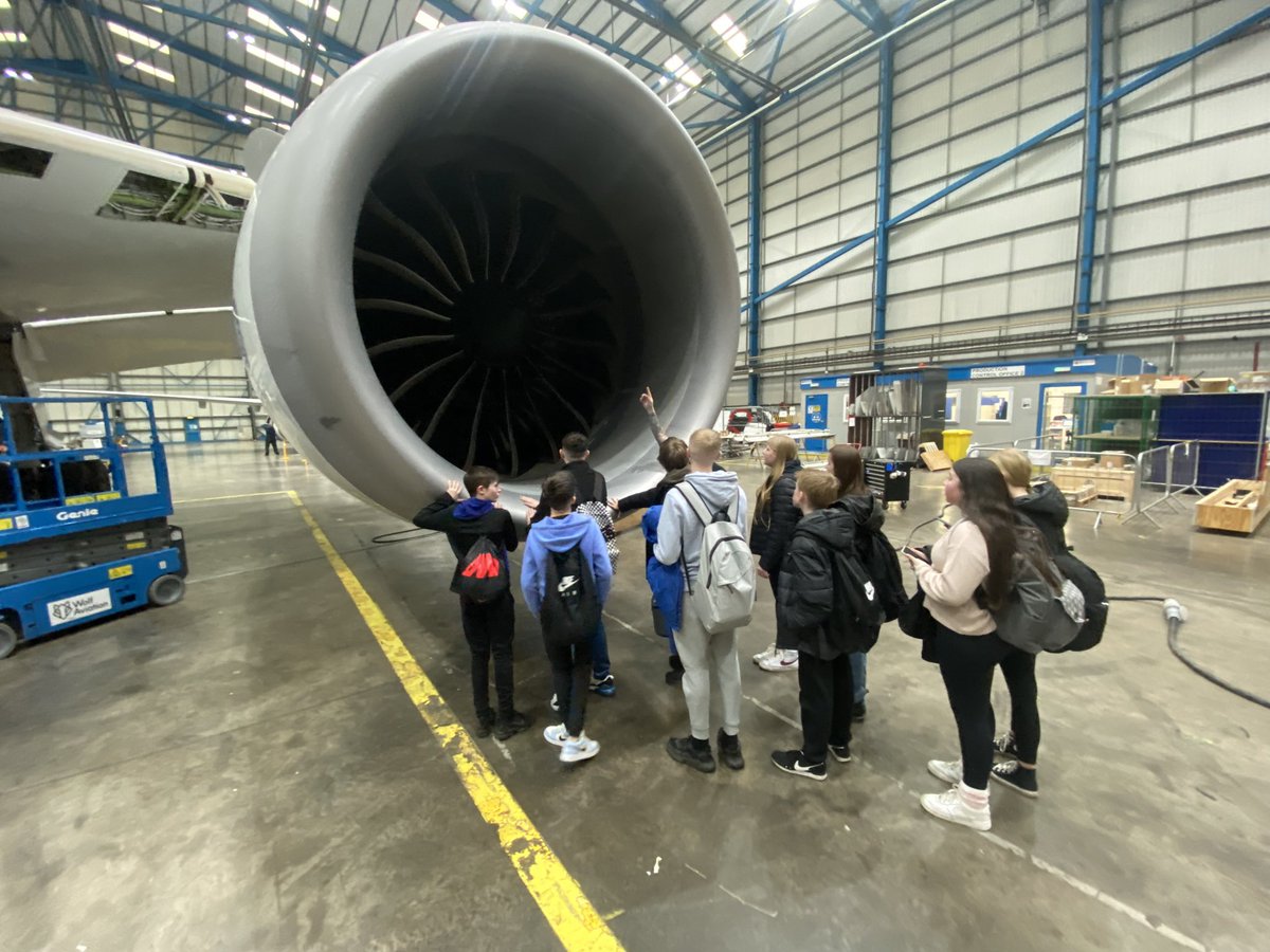 DywMarr's tweet image. ✈️🛩️🛫 First Class experience at Chevron this morning, learning about aircraft maintenance.  Thank you to our guides, who provided fantastic insight into the careers within the aviation industry 🛫🛩️✈️
