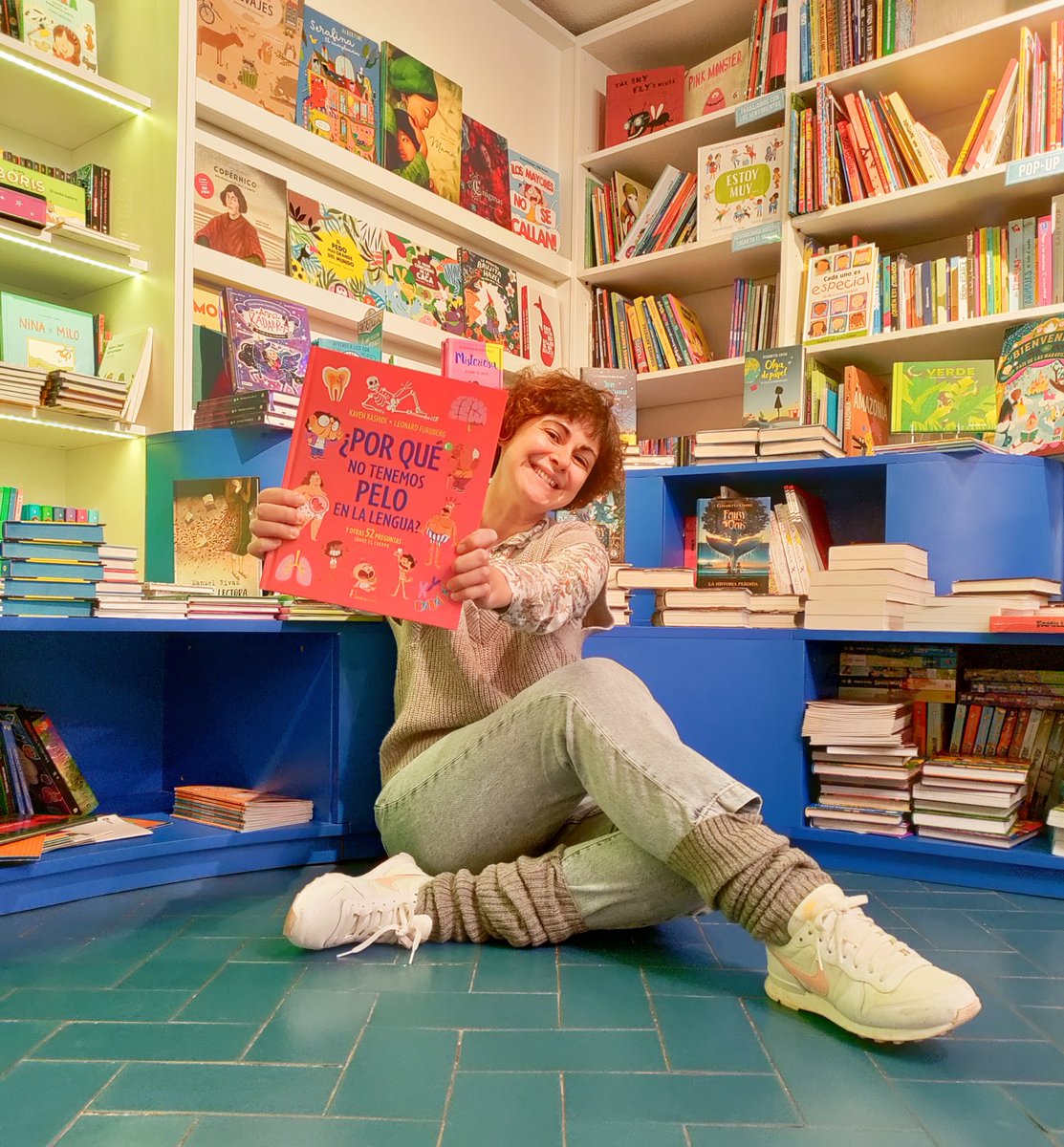 Grupo Kirico (@libreriaskirico) on Twitter photo Comenzamos la semana con una reseña librera.
<a href="/SrtaPecera/">Laura Vila 📚</a> de <a href="/LibreriaAlberti/">Librería Alberti</a> nos recomienda "¿Por qué no tenemos pelo en la lengua", un libro informativo "de preguntas curiosas y respuestas certeras y con sentido del humor".
todostuslibros.com/libros/por-que… Comenzamos la semana con una reseña librera.
<a href="/SrtaPecera/">Laura Vila 📚</a> de <a href="/LibreriaAlberti/">Librería Alberti</a> nos recomienda "¿Por qué no tenemos pelo en la lengua", un libro informativo "de preguntas curiosas y respuestas certeras y con sentido del humor".
todostuslibros.com/libros/por-que…