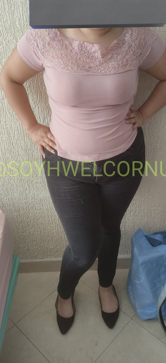 SOYHWELCORNUDO's tweet photo. Buenos días 😘
También me gusta que me vean con ropa apreciados seguidores 🤣
Mi esposo me toma fotos mientras me visto y ni en cuenta 😅
#SOYHW 
#ELCORNUDO
#GORSIBUENISIMA 
#SEBUSCASINGLE https://t.co/c5PKXuVAkz