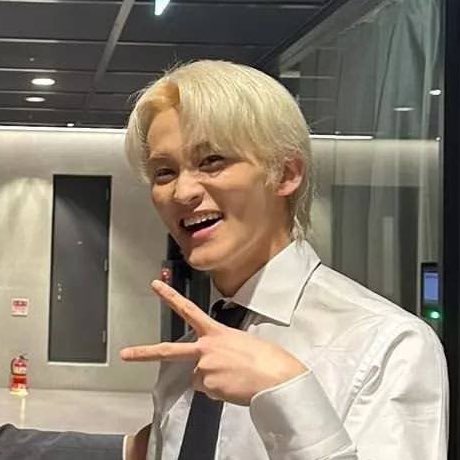 อัธยาศัยดี คุยเก่ง ใจดี เพิ่มโบนัสให้พนักงานตลอด แต่ไม่โสดแล้วครับ