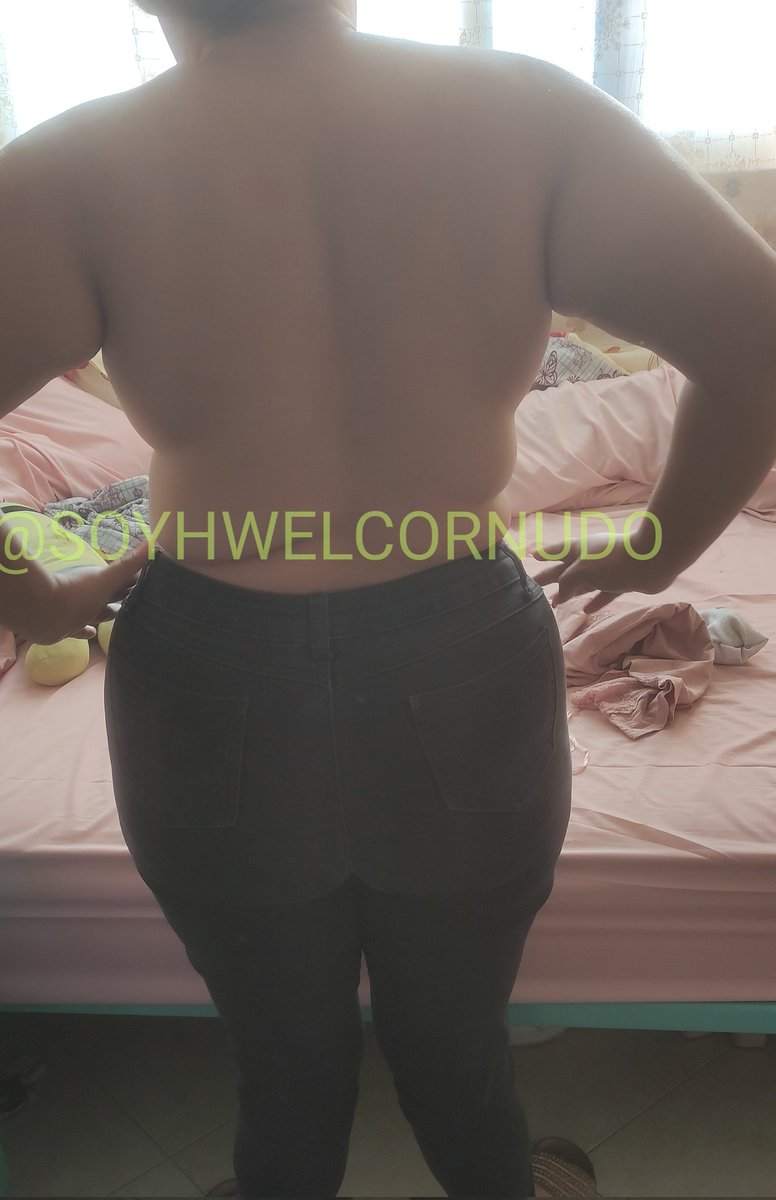 SOYHWELCORNUDO's tweet photo. Buenos días 😘
También me gusta que me vean con ropa apreciados seguidores 🤣
Mi esposo me toma fotos mientras me visto y ni en cuenta 😅
#SOYHW 
#ELCORNUDO
#GORSIBUENISIMA 
#SEBUSCASINGLE https://t.co/c5PKXuVAkz