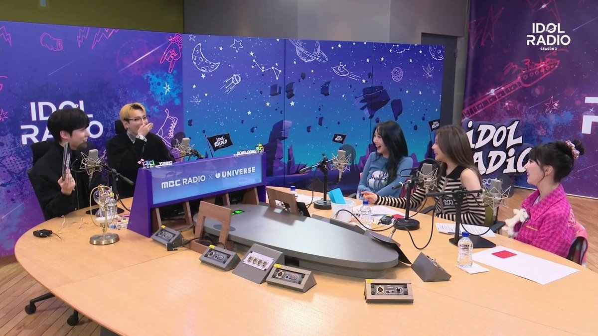 HOHONG AND VIVIZ ARE HAPPY AND HAVING A GOOD TIME 🧡🧡🧡