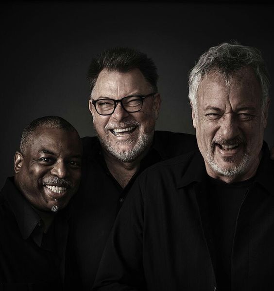 andyandorian's tweet photo. presenting the Star Trek smiles of the day

#startrek #startrektng #cast #jonathanfrakes #quotes #scifi #tvseries #smile https://t.co/rbWJoTncCg