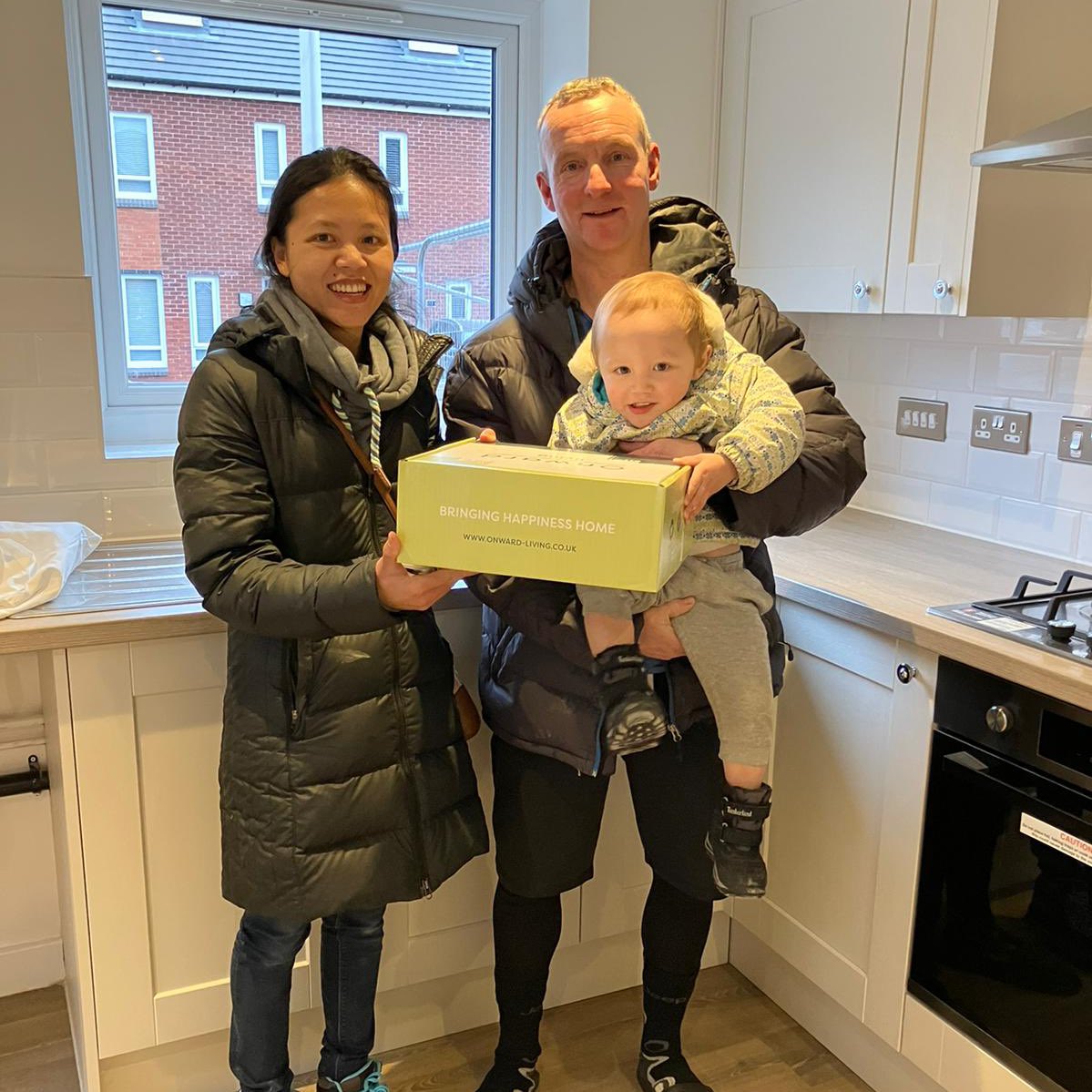 Onward_Living's tweet image. Happy #MoveInMonday. 😃

Congratulations to the Walker family, who recently got the keys to their new home at Bridge View in Runcorn. 🏡

You can make the move to Bridge View too! Check out our latest available homes: bit.ly/3BujHHZ