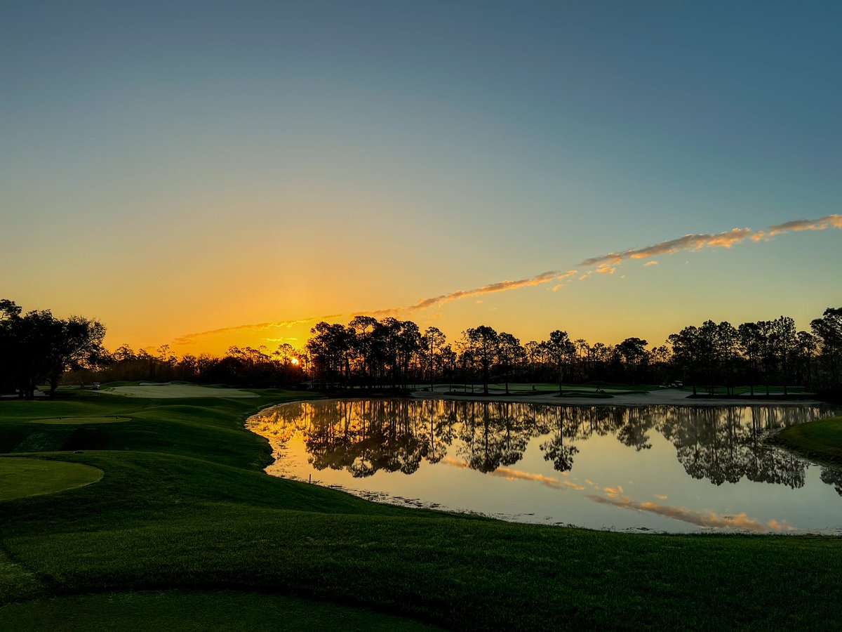 DmacDeere's tweet photo. Beautiful morning in Orlando! #GolfCourseSunrise https://t.co/IbgPhqCnwk