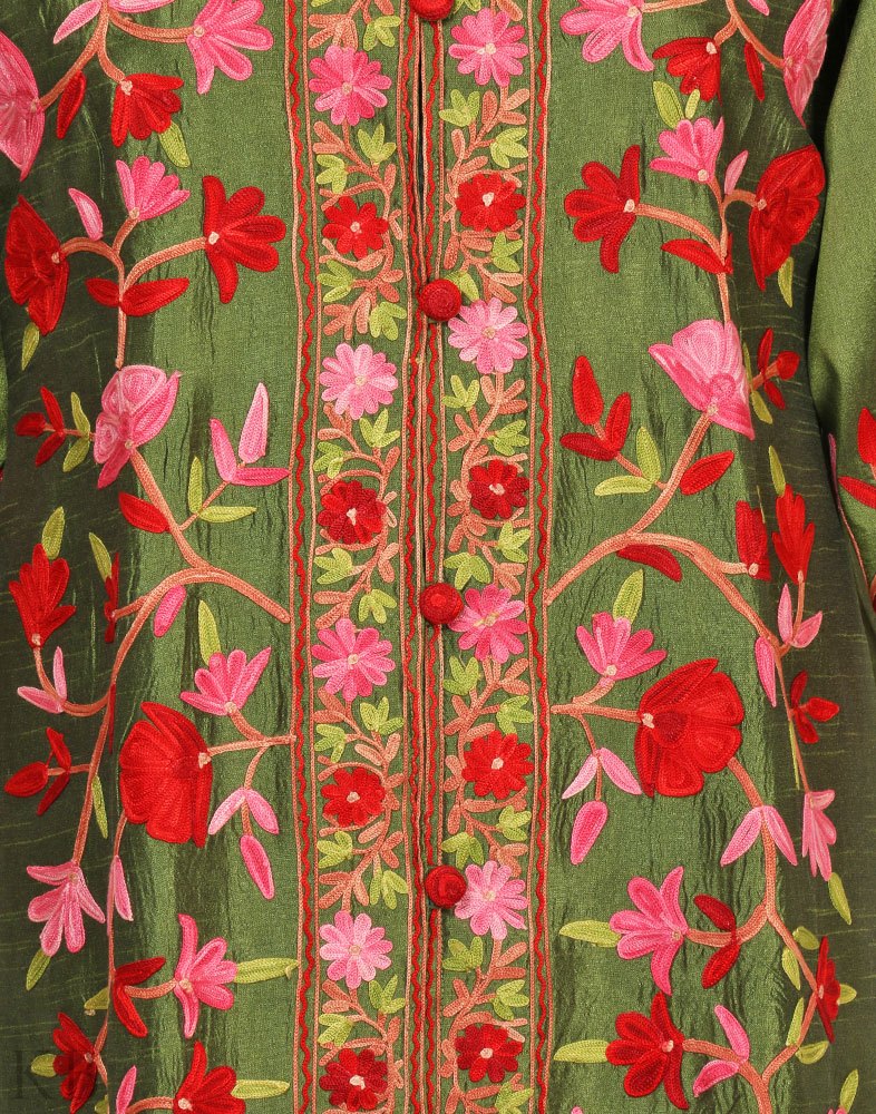 kashmirbox's tweet photo. Henna Green Aari Embroidered Silk Jacket
Shop now at- https://t.co/HsirNXRYKG
#silkjackets #kashmiriculture #kashmirilifestyle #kashmirbox https://t.co/OvkWqnA50z