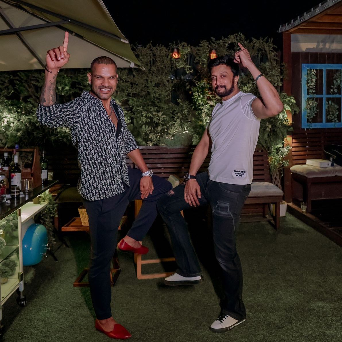 Cricketracker's tweet photo. It's thigh-five time 😎

 @SDhawan25 x @KicchaSudeep 🔥 https://t.co/r2Udn5bc7S