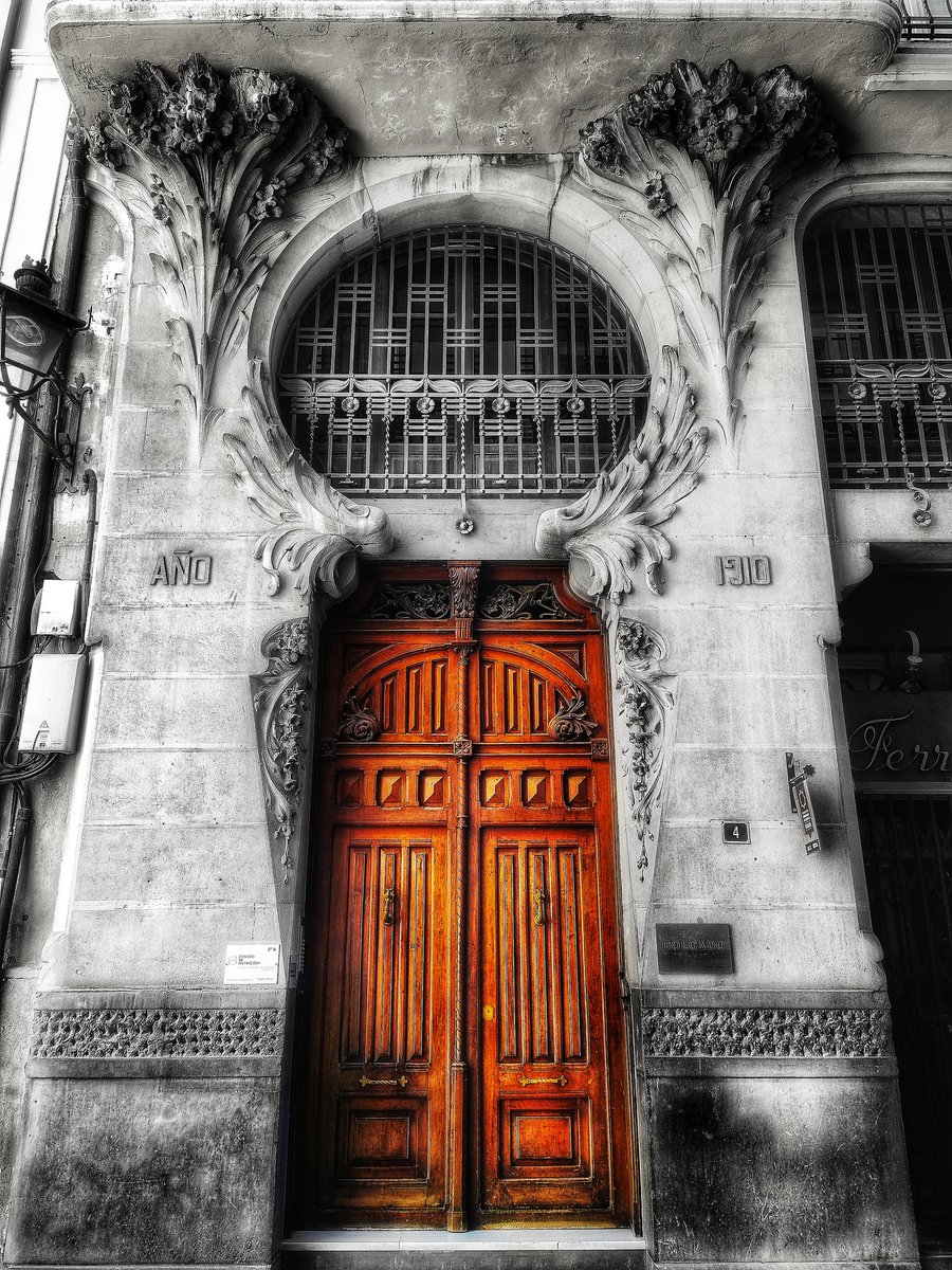 #teruel #puerta #door #splash #splashphotography #bnw #byn 
.
.
 
#arquitectura #noir #bnw_rose #bnw_captures
#streetgeometry_bw #moments_in_streetlife #blancnoir2
#bw_addiction #gf_bnw #incredible_bnw #rsa_bnw
#bnw_zone #badass_bnw #bnw_madrid #bnwmagic #splash