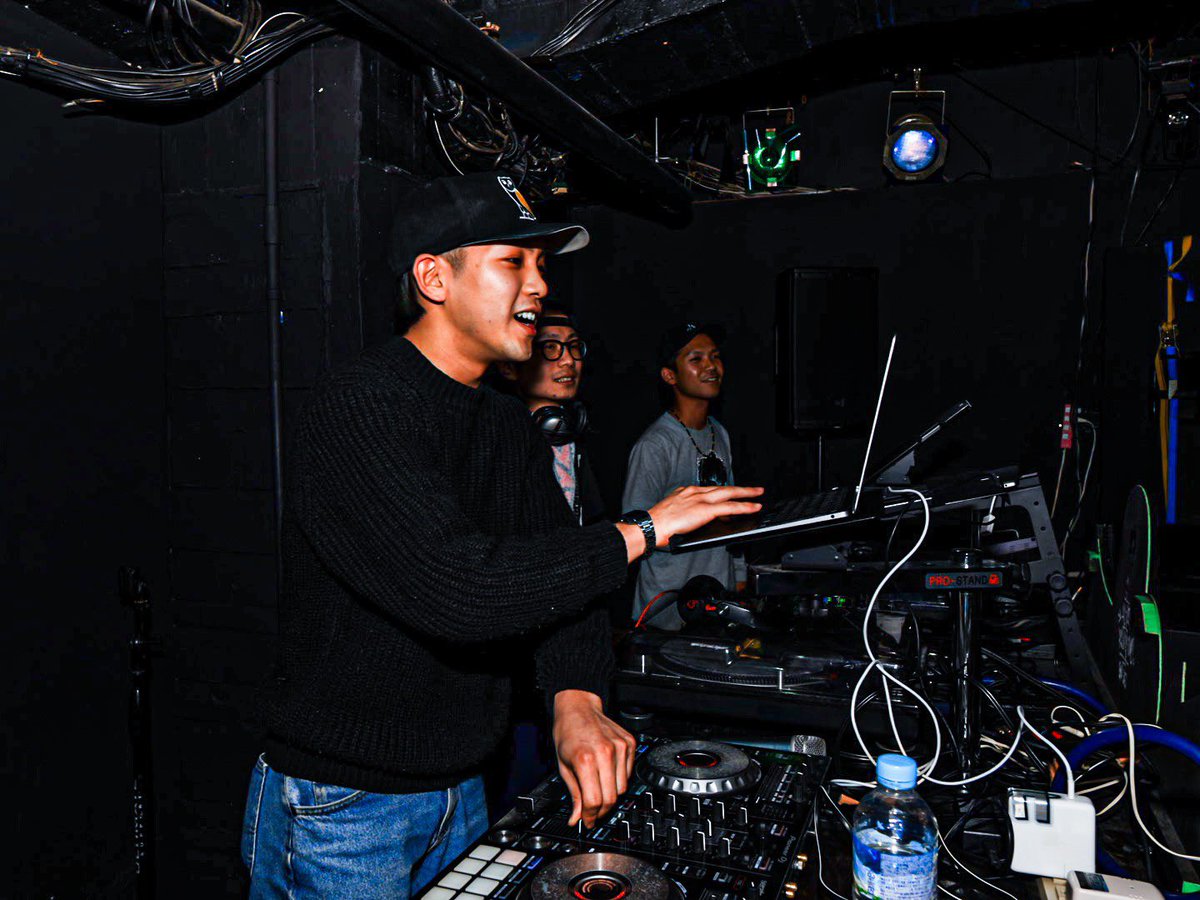 2/4
Skankin' Sweet
<a href="/agit_hiroshima/">AGIT</a> 

お集まりいただいた皆様ありがとうございました‼︎

ゲストの <a href="/ariwamusic/">ARIWA🦋</a> ちゃんと <a href="/oneder0919/">ONEDER</a> くんのLIVEは感動ものでした‼︎

<a href="/selector_ace/">DJ ACE</a> も2人のパフォーマンスを100%引き出してくれました🤝🔥

とりあえず余韻がえぐい！笑笑