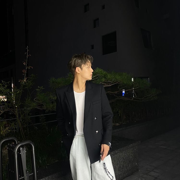pasteIdk's tweet photo. meet me at 7PM? https://t.co/7TaI1bvrLK