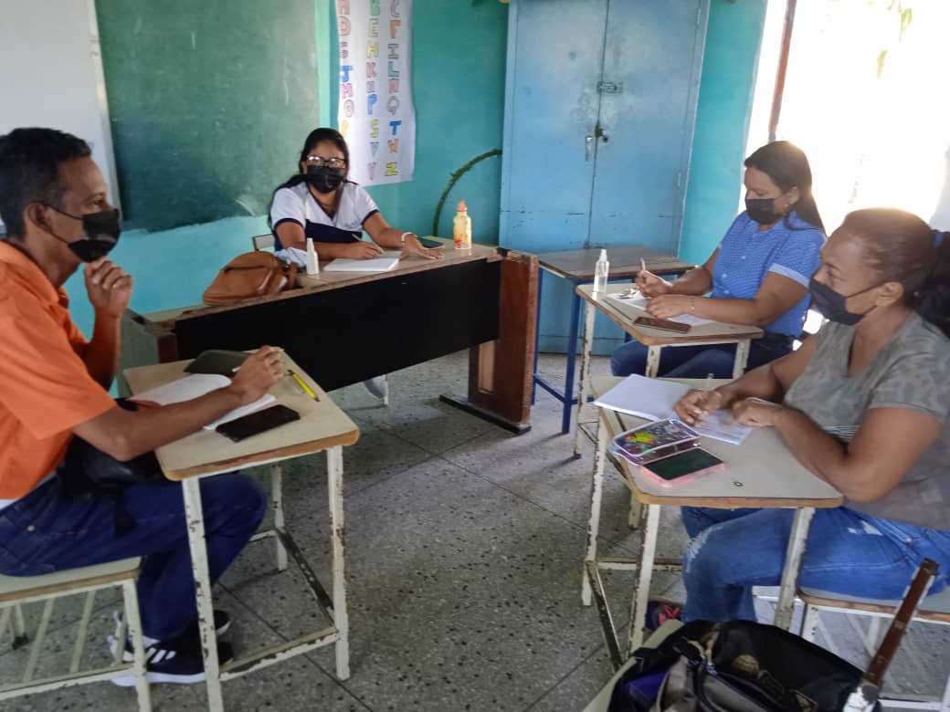 FundabitSP's tweet photo. Desde la organización y el trabajo cada día con amor hoy #06Feb Simón Planas en un Municipio que celebra con alegría los  #22AñosDeRevolucionTecnologica de la mano siempre de @MPPEDUCACION @Dimary08 @ArriecheNixon1 @Fundabit_ #SomosPasionBeisbol https://t.co/Vbi15CgT0n