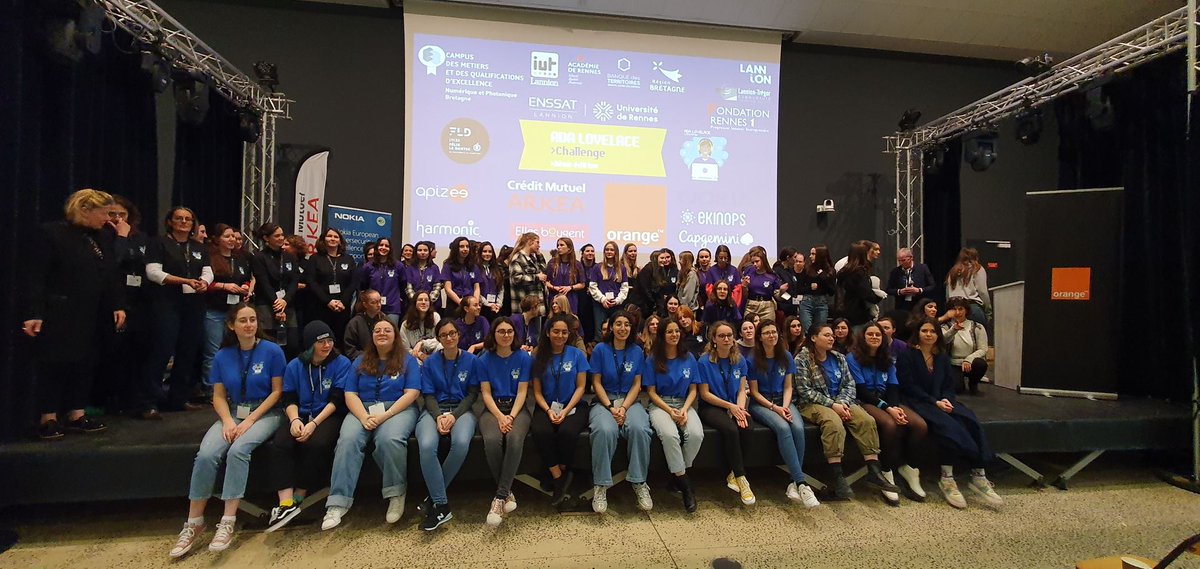 OrangeBretagne's tweet photo. 📸Félicitations à toutes les participantes du @AdaChallenge ! 
👏Bravo aux équipes gagnantes : parmi elles, une douzaine de lycéennes auront la chance d'effectuer un stage chez Orange 🔜pour nourrir leur appétence pour le #dev informatique !

#LifeAtOrange https://t.co/mvkBi8WRta