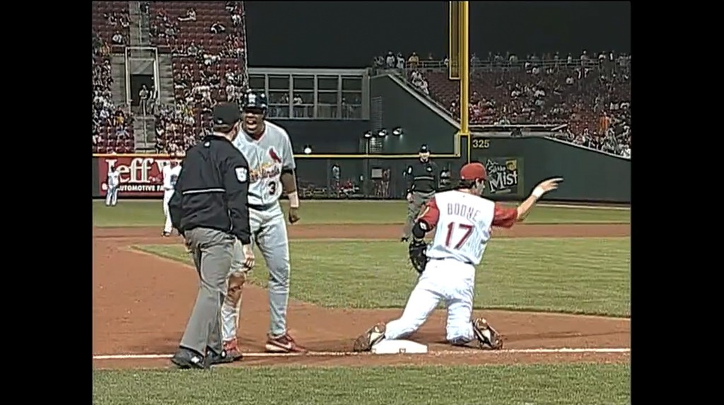 rulesacademy's tweet photo. Third Baseman Blocking the Bag with Knee
Read more ๐ https://t.co/AZ395a9bO3
#Aaronboone #reds #yankees #cardinals #LegalPlay #BaseballInstructionBatting #StolenBaseAttempt #InterferenceTagPlays #RulesGuyVideo #CincinnatiReds #BaseCoach #TimFoli https://t.co/dn11MEnRMc