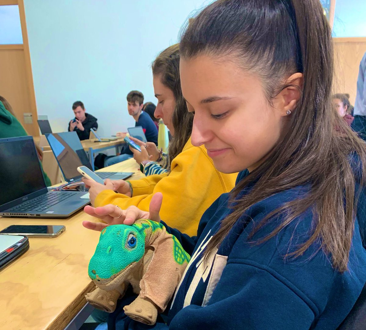 Conociendo a Dino 🦕😍 #EducaSociedadUCLM