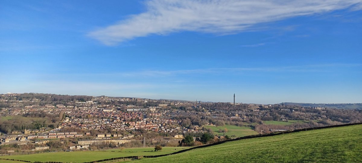 Rosemount63's tweet image. Happy Valley looking fabulous this morning ☀️🐾👍 #Calderdale #Wainhousetower #CalderValley
