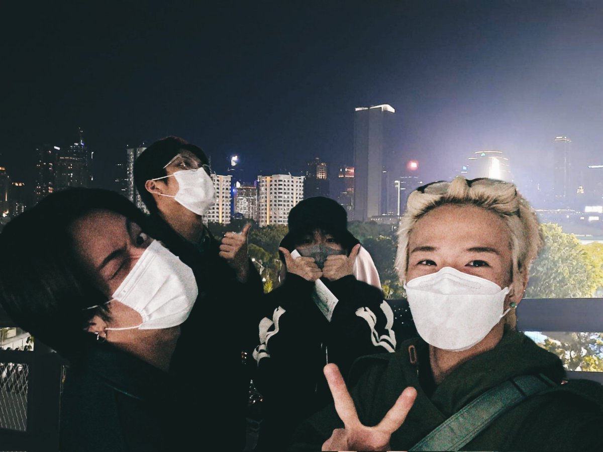 sahicure's tweet photo. strolling in senayan 🌃
ps: my pic was taken by the boys <3

#TMSD #TreasureMakerSelcaDay #TeumeSelcaDay #TREASURE #트레저 
@treasuremembers https://t.co/LVm4HKgW5w