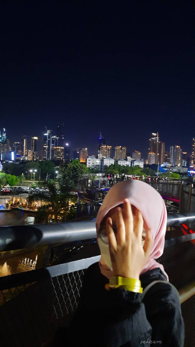 sahicure's tweet photo. strolling in senayan 🌃
ps: my pic was taken by the boys <3

#TMSD #TreasureMakerSelcaDay #TeumeSelcaDay #TREASURE #트레저 
@treasuremembers https://t.co/LVm4HKgW5w