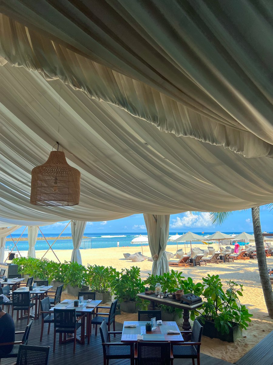 _doraredre's tweet photo. nih aku kasih rekomendasi hotel yang cakep banget buat honeymoon di Bali/Sumba ada bathtubnya, dan private beach ✨

wajib save, rt, dan likes karena akan spill tips dapet diskonan hotel ✨ https://t.co/xhbUtOlFtb