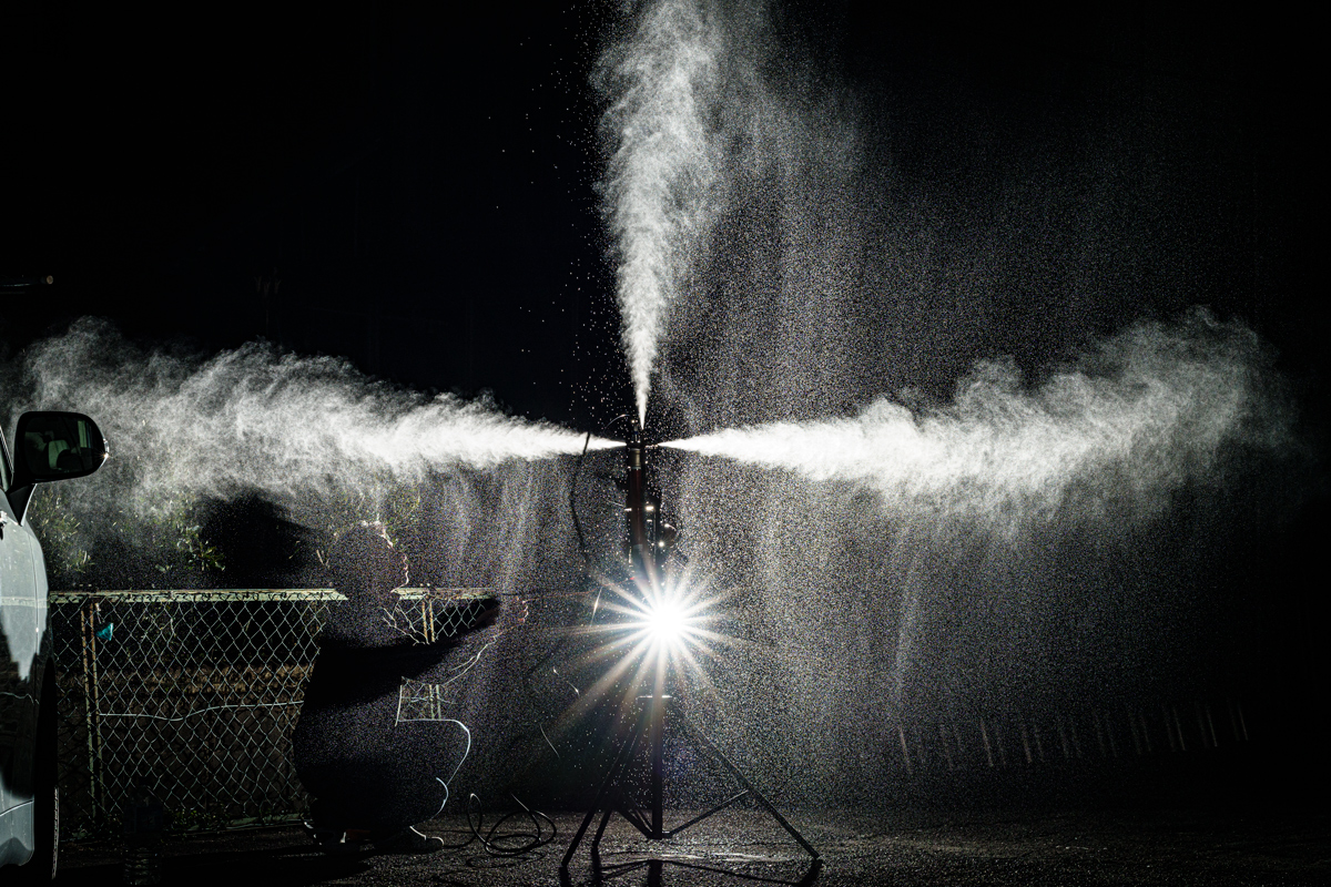 ry_photographer's tweet photo. 制作機材のテスト🔥
#WaterSmoke
#WaterScreen https://t.co/nzuXUOv9qQ