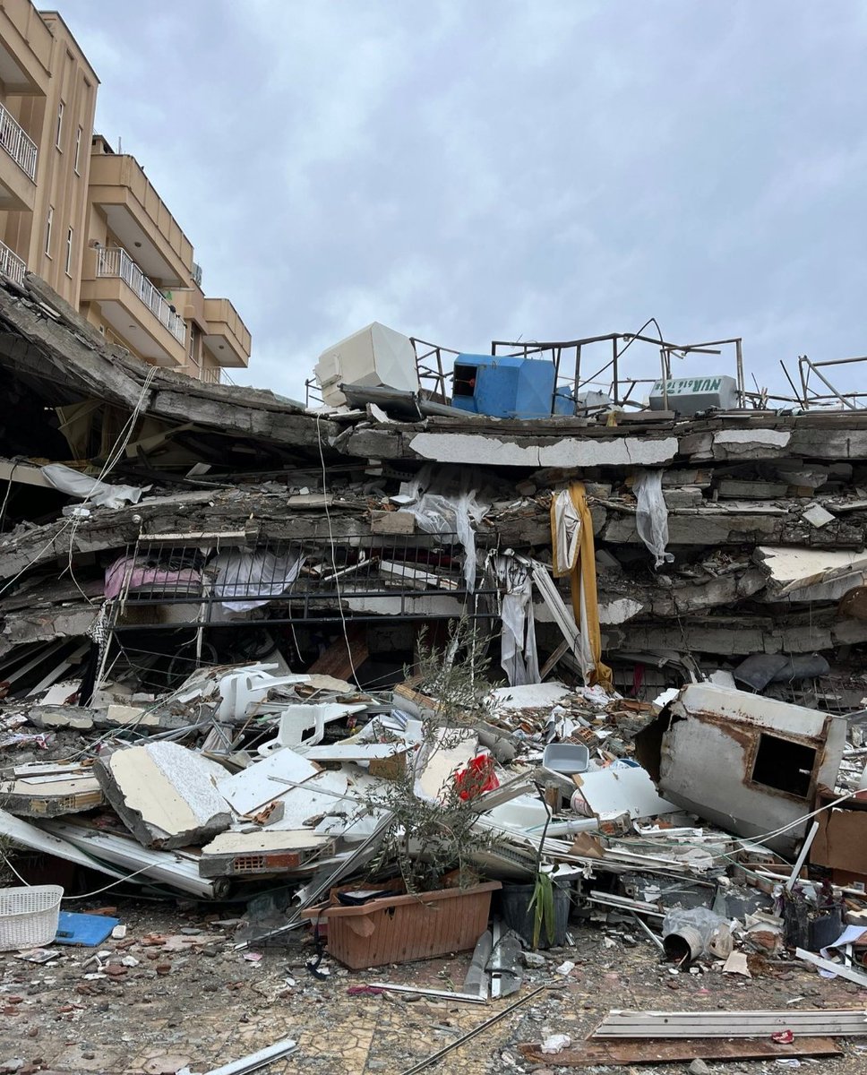 Yıl 17 ağustos 1999
Yıl 06 şubat 2023 
Aradakı yıl farkı 24 Yıl
Değişen birşey yok 😢