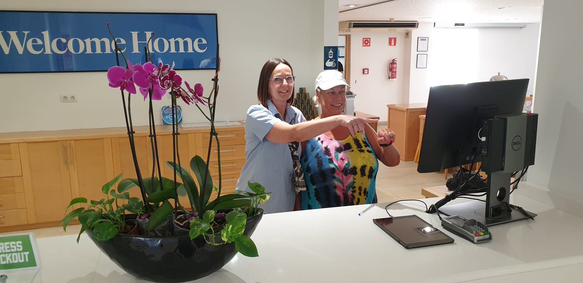RachelDemmy's tweet photo. Not only do we do #Microtrainings with TM’s but we also do them with our #RegularMembers Having a bit of fun with Mrs Lee #SunsetHarbourClub It’s always a pleasure having you😊 https://t.co/CSR1UFsF5F