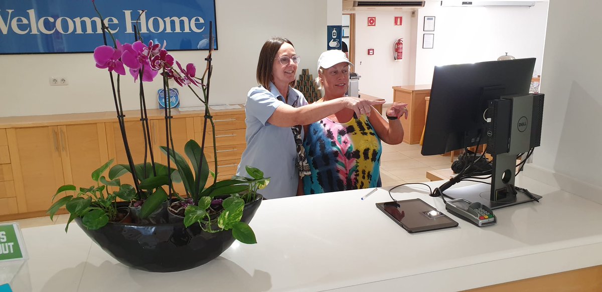 RachelDemmy's tweet photo. Not only do we do #Microtrainings with TM’s but we also do them with our #RegularMembers Having a bit of fun with Mrs Lee #SunsetHarbourClub It’s always a pleasure having you😊 https://t.co/CSR1UFsF5F