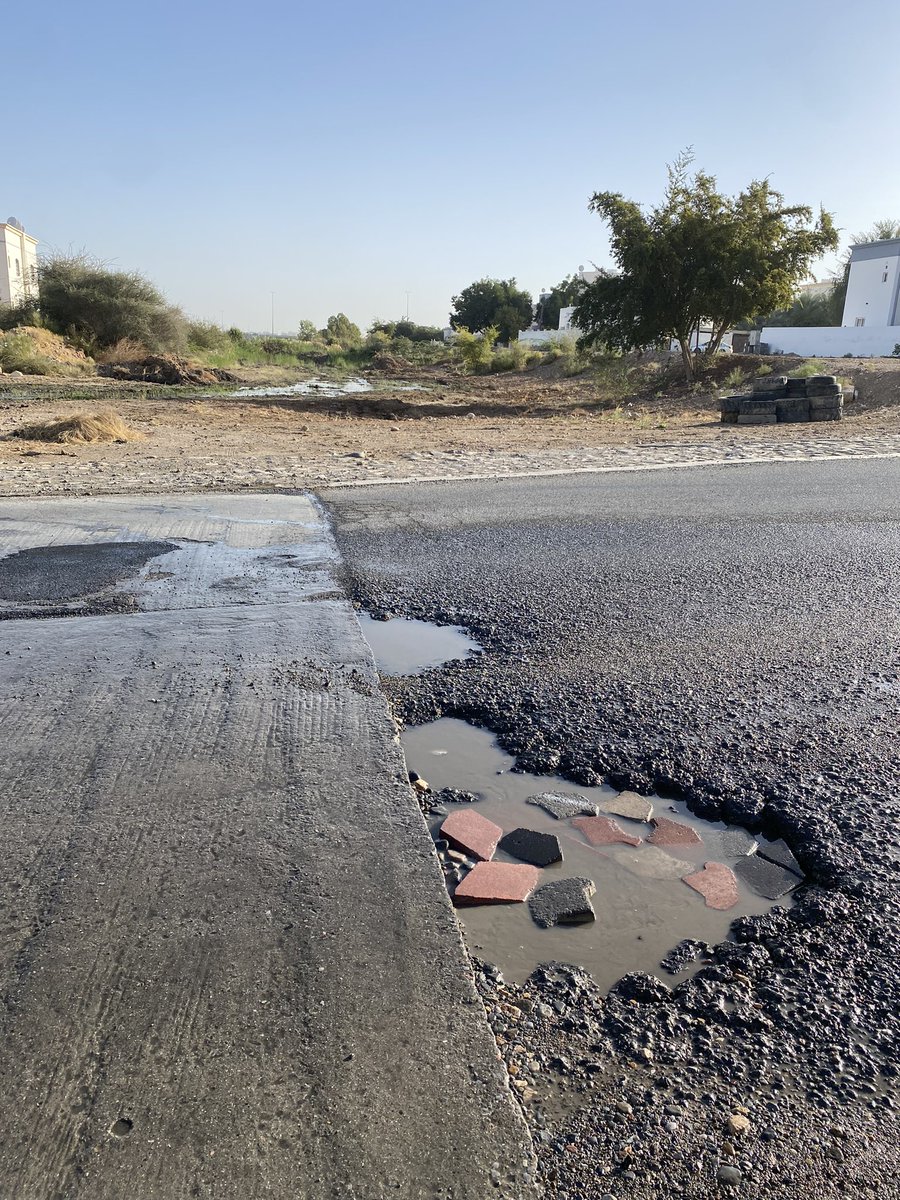 emi2524's tweet photo. @M_Municipality  ارجو التعامل مع هذا الشارع في الانصب الثالثه شارع حيوي ويعتبر مخرج رئيسي متكسر وكل مره يرقع بس يتكسر. افضل حل يرفع الشارع وعمل جسر مصغر او يردم الممشى المائي. رجاءا تشوفوا موضوعه تكسرن سياراتنا #بلدية_مسقط https://t.co/LxLgeRFGJV
