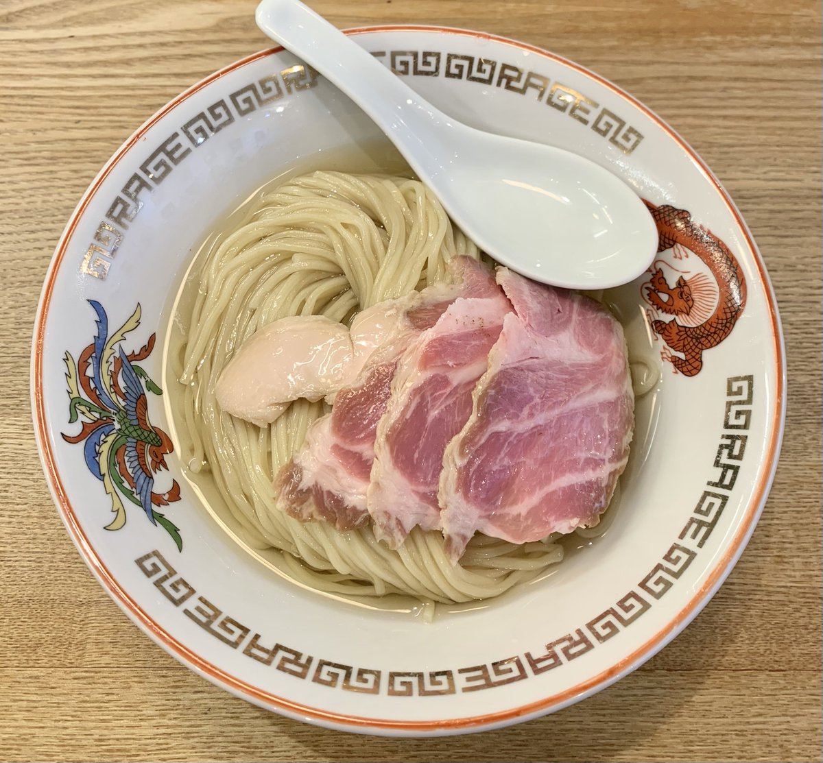 Yukari_ramen's tweet photo. 西荻窪の麺尊RAGEさん
ボンズの気まぐれ煮干しつけそば~極み2段仕込み~

MONDAY RAMEN‼️
暫く月曜はつけそば連打になりそう😁
かなり苦みエグみが出てそうな色ですが旨みだけが出てる‼️美味い🤤しっかり割スープが用意されてるのも嬉しい👍💕 https://t.co/V0ErphaUCq