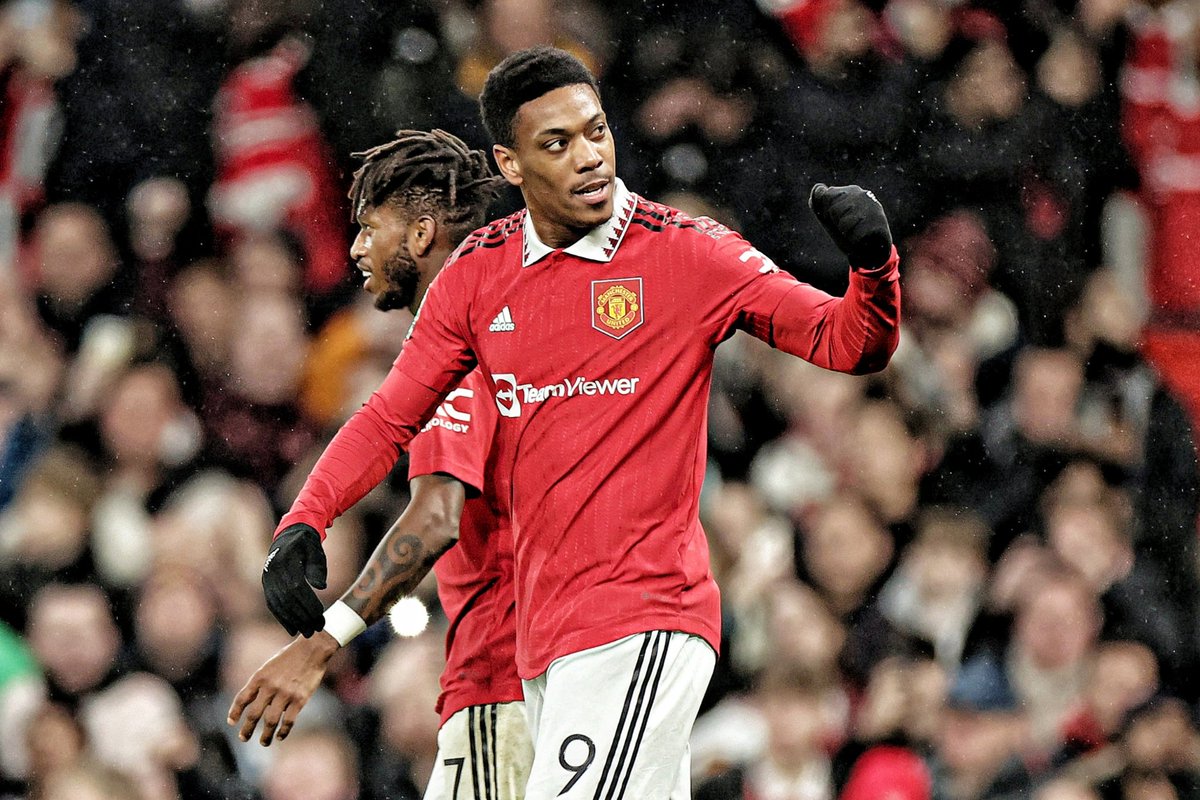 utdplay's tweet image. Manchester United bertujuan untuk menjual Martial di musim panas dan menandatangani striker jangka panjang baru. #MUFC

Martial adalah salah satu pemain MU yang terdaftar untuk dijual di akhir musim. Maguire dan Telles juga termasuk pemain yang akan dijual.

(📰 @samuelluckhurst)